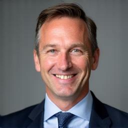 Porträt von Markus Schmid, CEO der Helvetia Baumaschinen AG